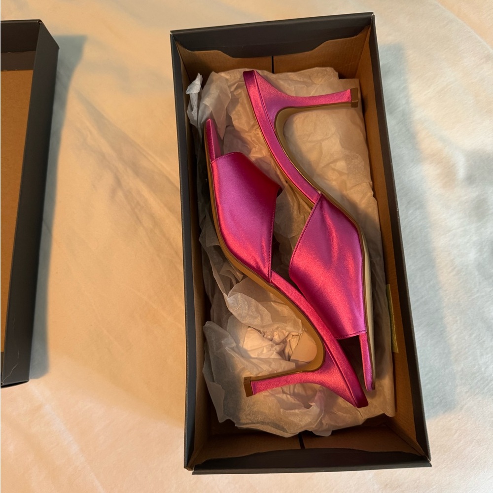 Ann Taylor Fuchsia Satin Heels - Picture 3 of 5
